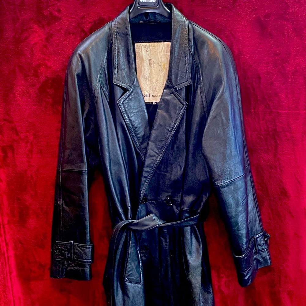 Mens Full length Black genuine leather Coat! In excellent condition!